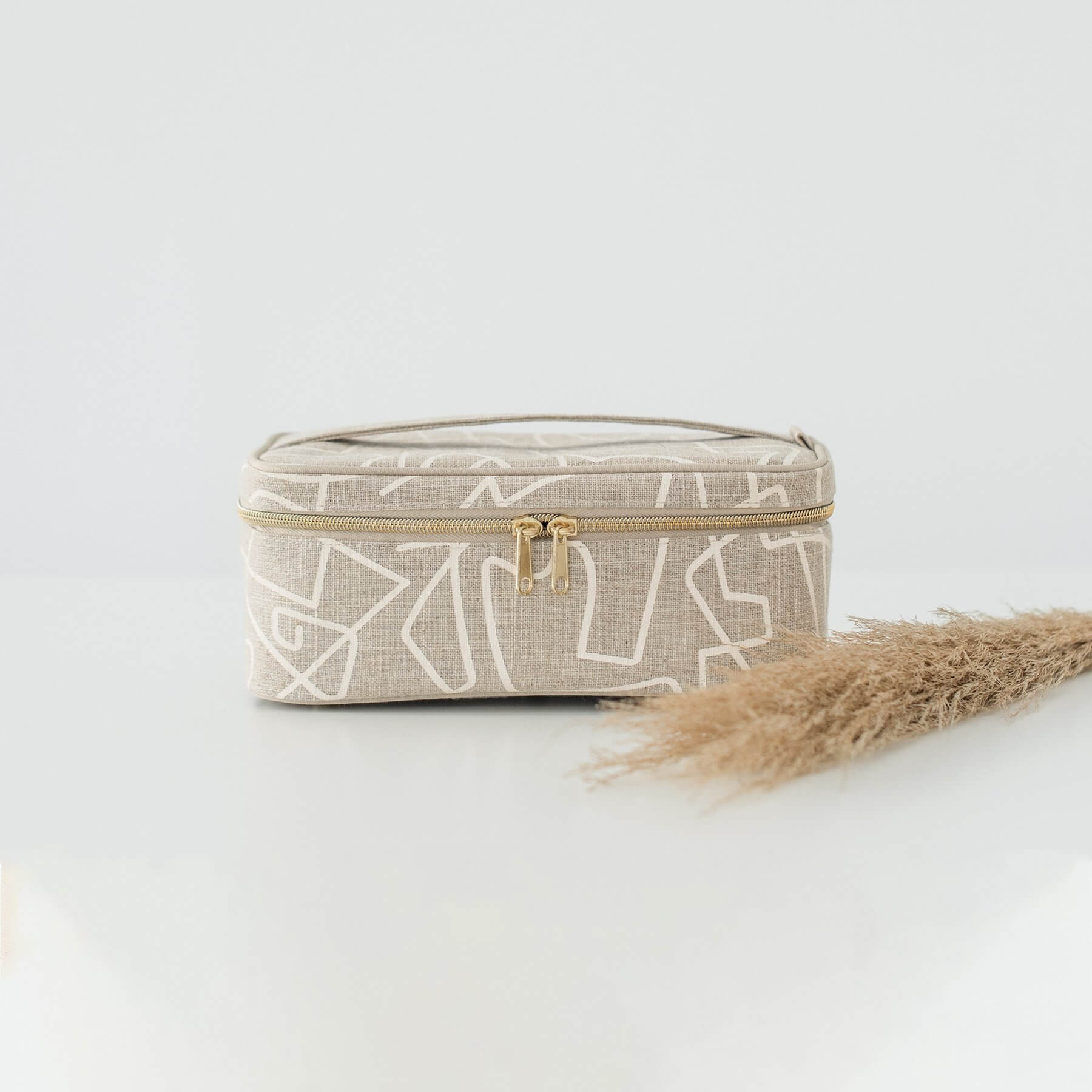 Linen Beauty Essentials Poche - Abstract Lines - by SoYoung